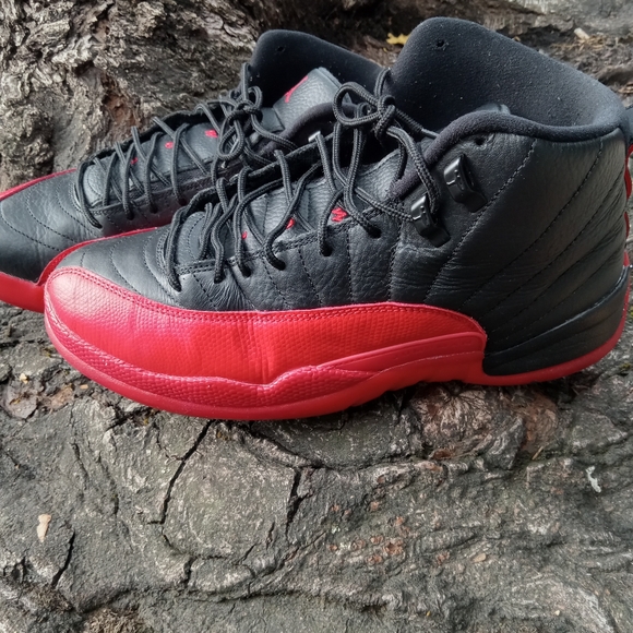 The Air Jordan 12 Flu - Picture 4 of 9